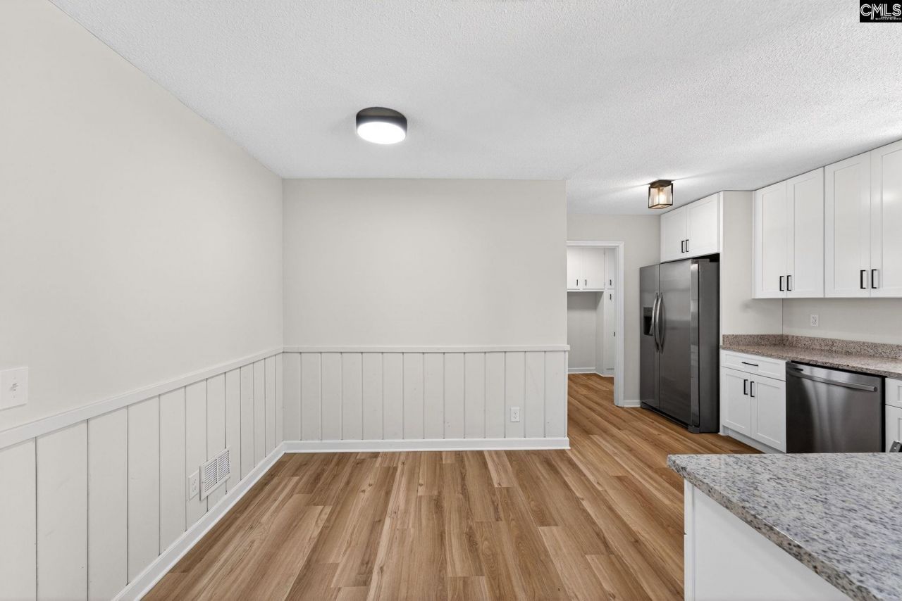 743 Woodland Hills W Photo 9