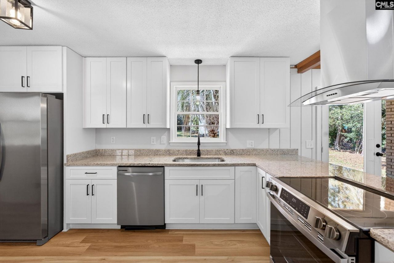 743 Woodland Hills W Photo 14