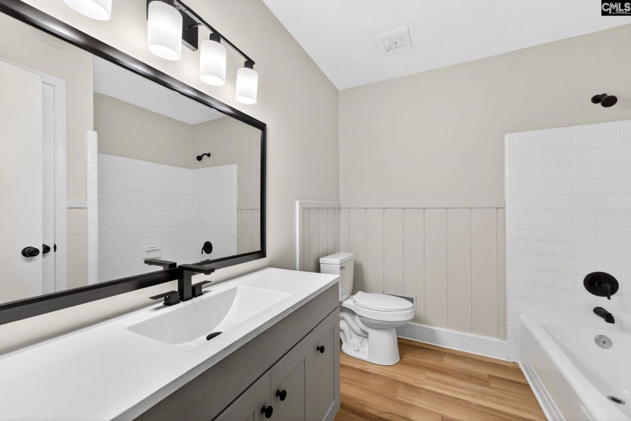 743 Woodland Hills W Photo 20