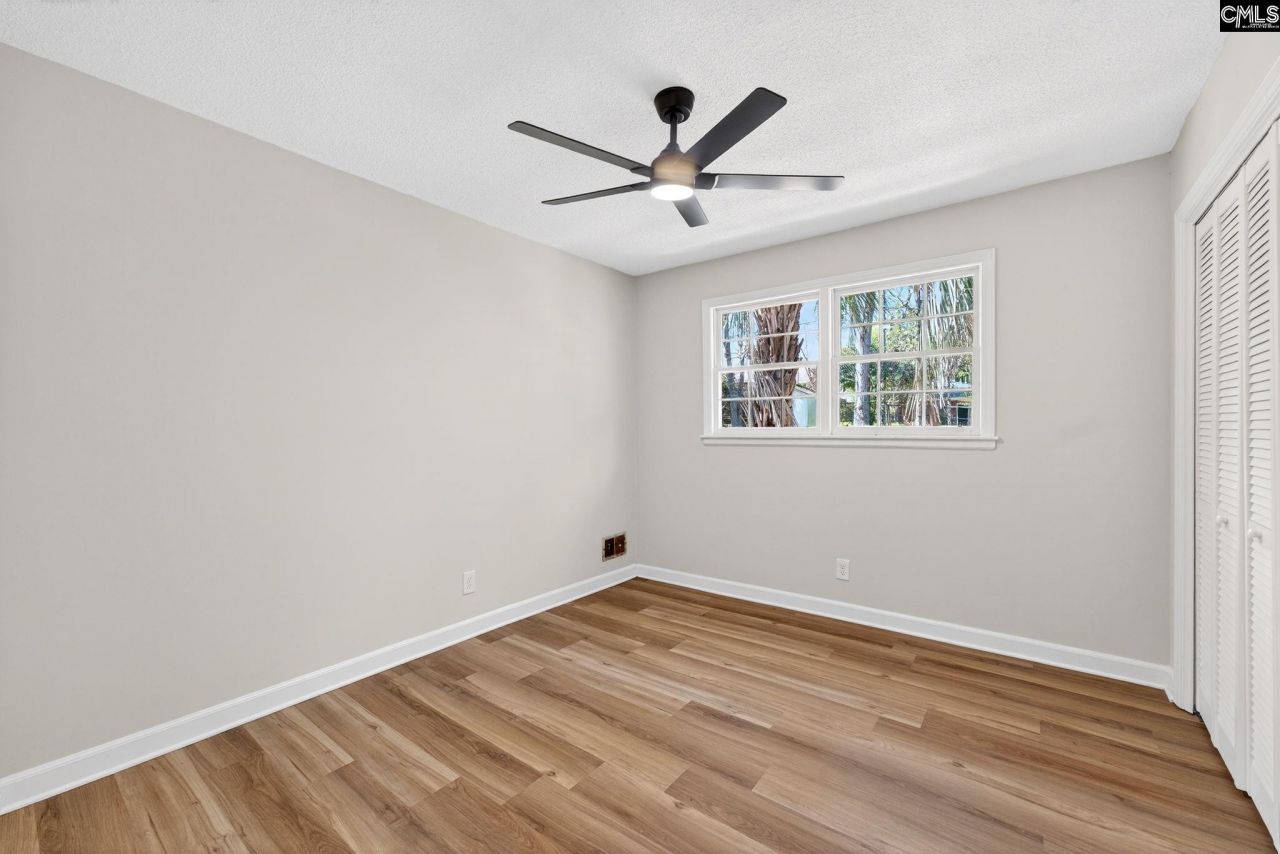 743 Woodland Hills W Photo 21