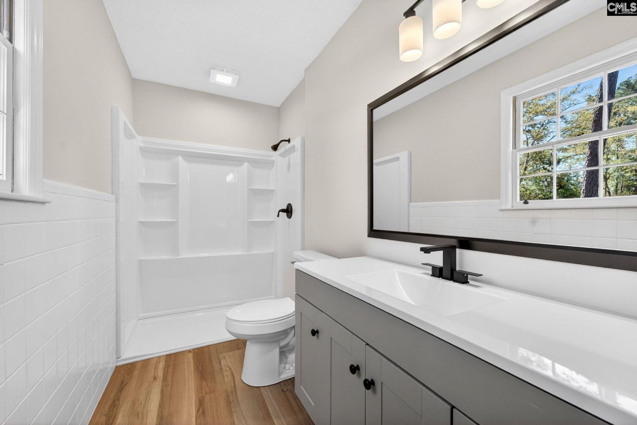 743 Woodland Hills W Photo 26