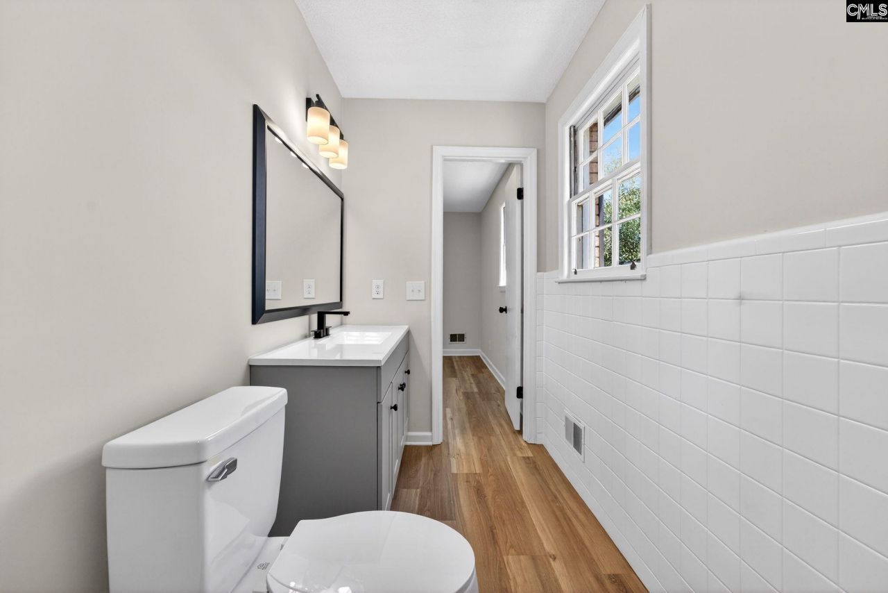 743 Woodland Hills W Photo 27