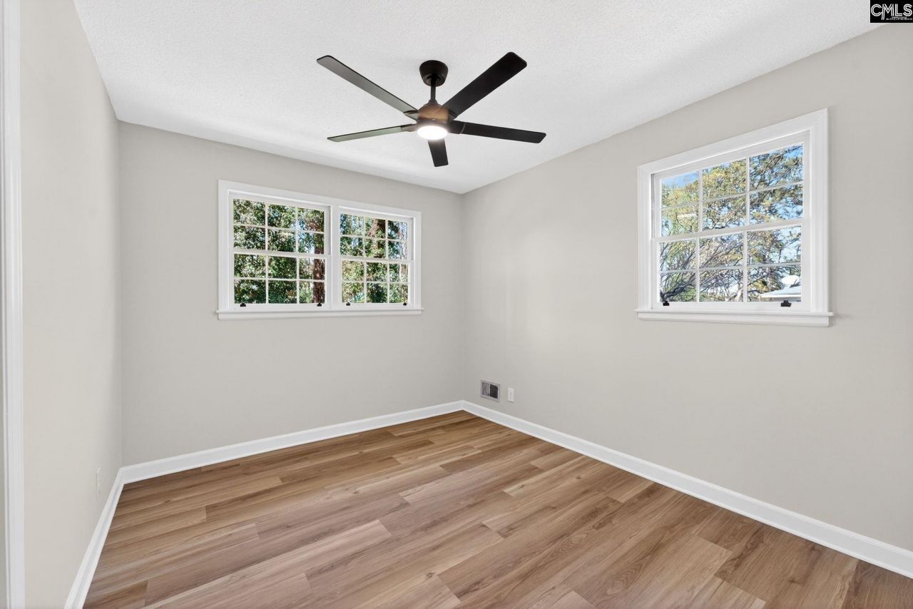 743 Woodland Hills W Photo 28