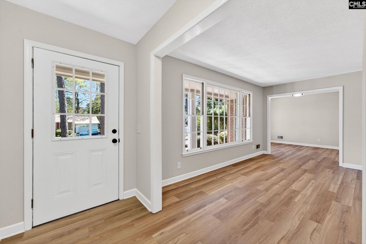 743 Woodland Hills W Photo 4