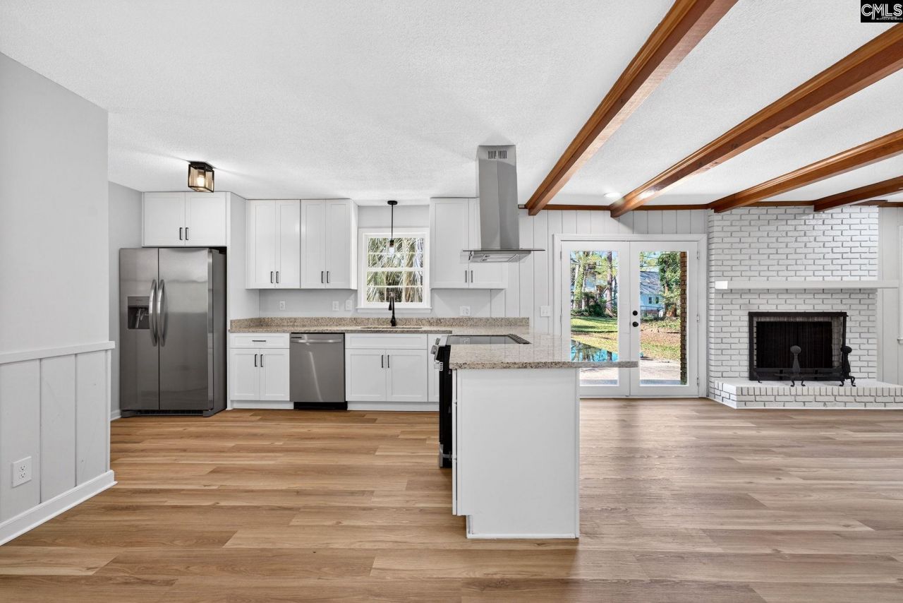 743 Woodland Hills W Photo 8