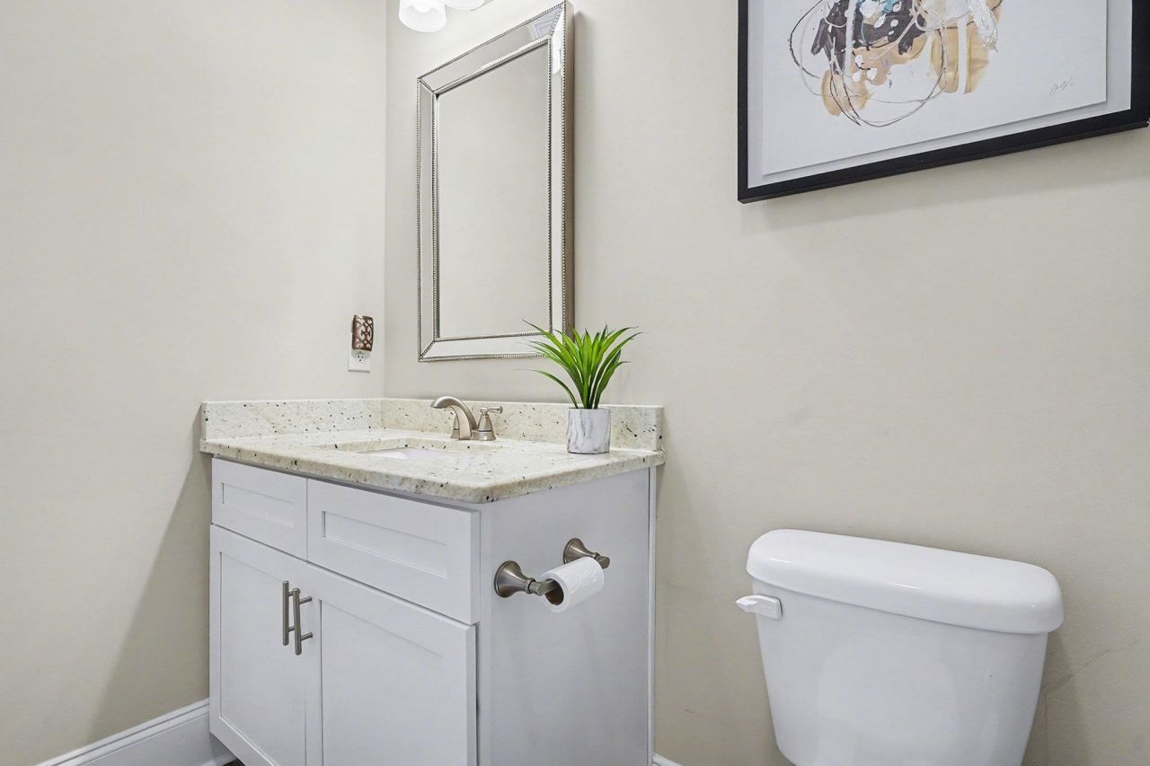 979 Henry James Dr. Photo 14