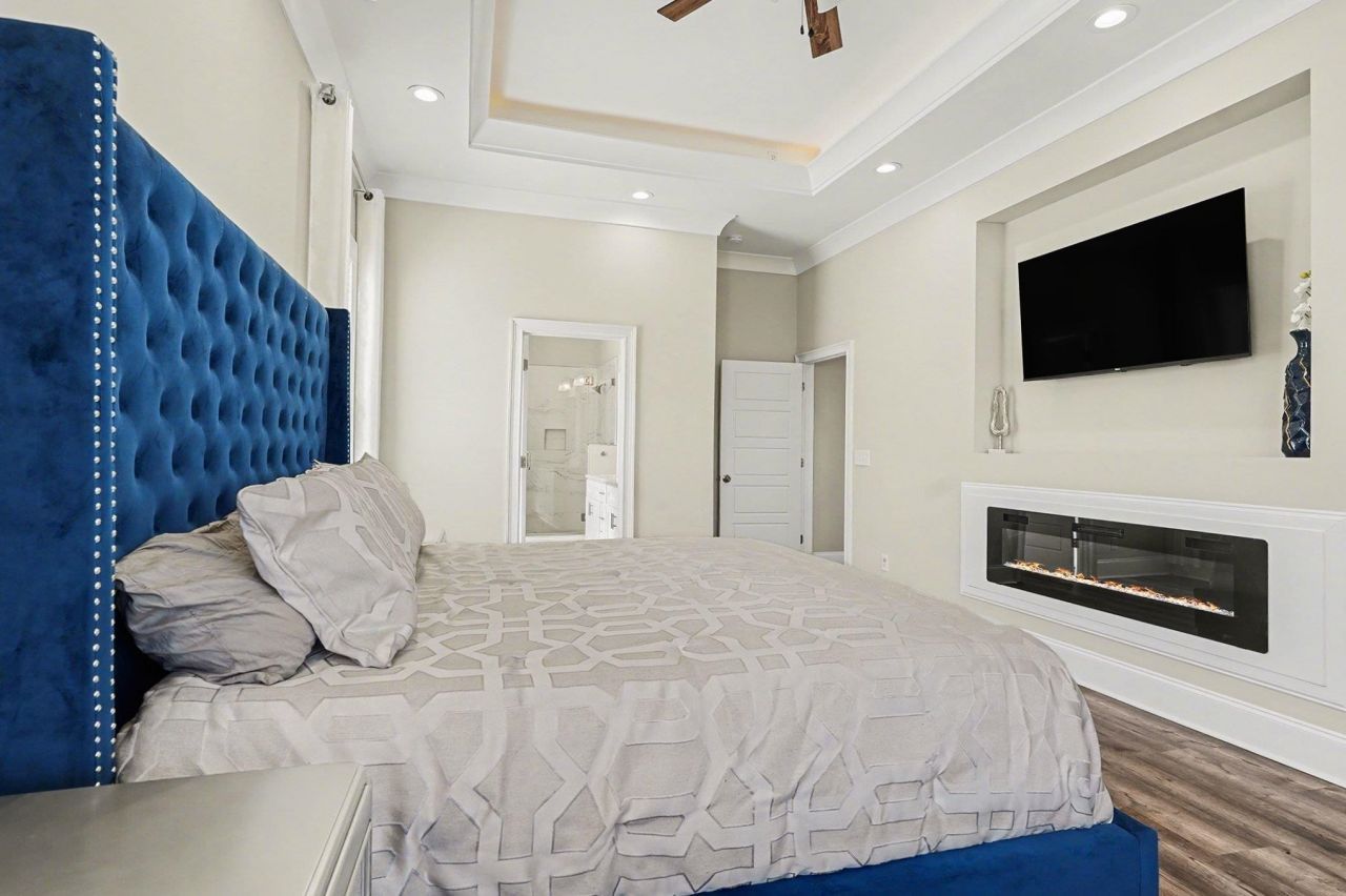 979 Henry James Dr. Photo 18