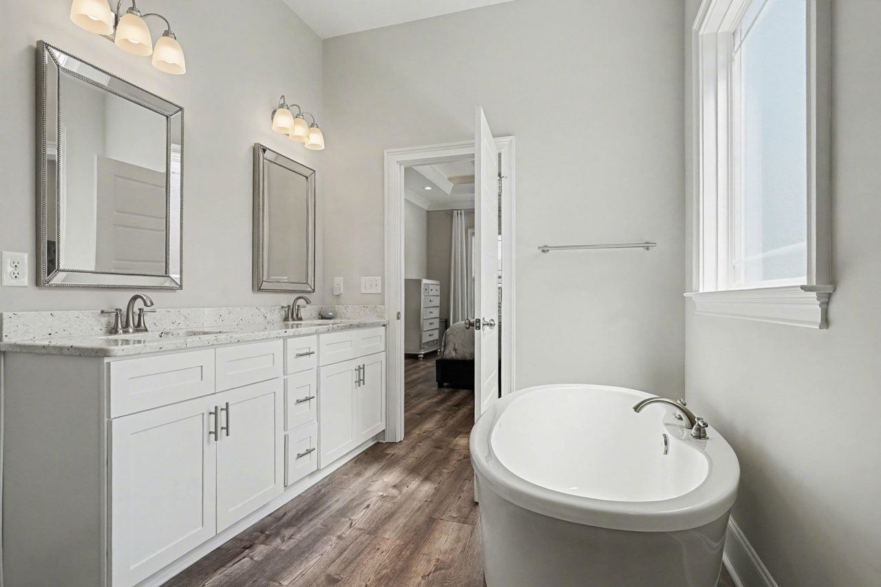 979 Henry James Dr. Photo 20