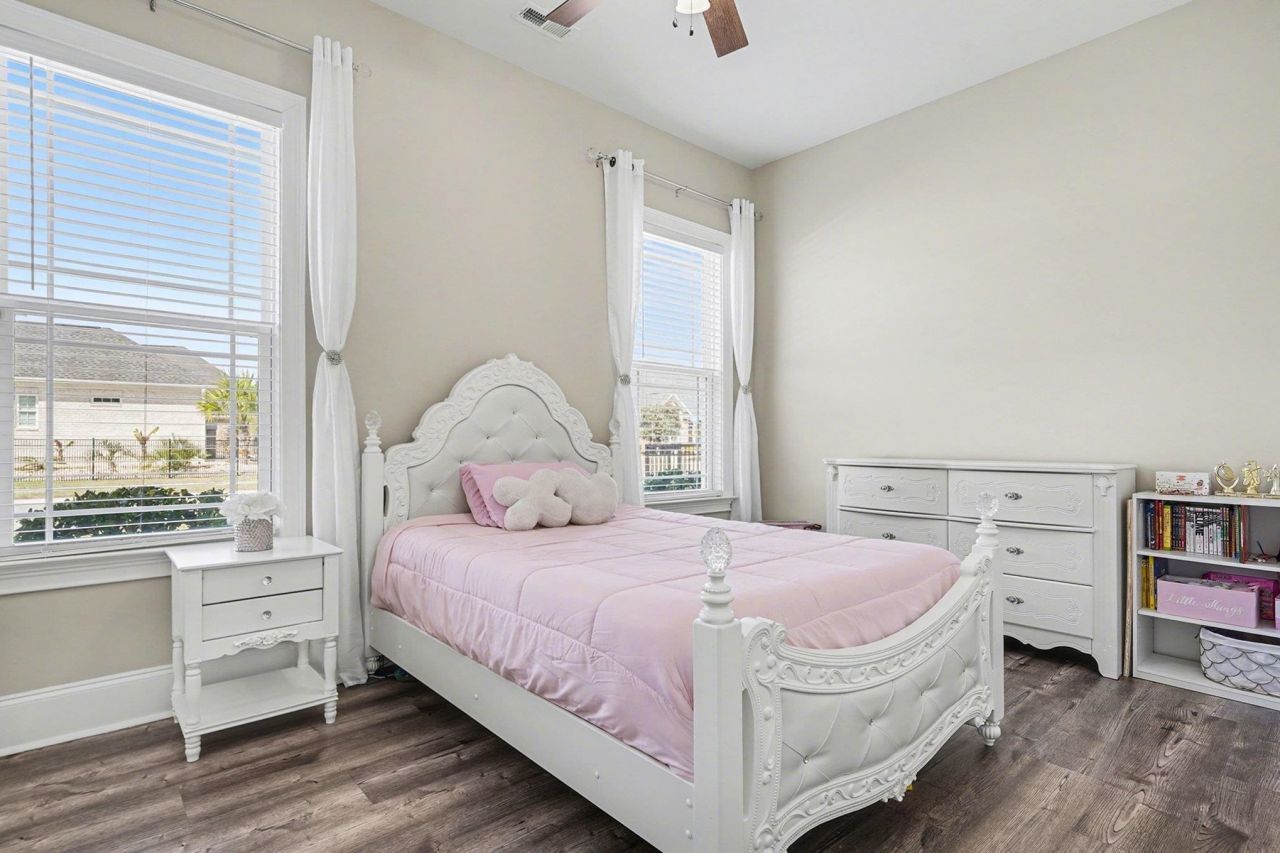 979 Henry James Dr. Photo 22