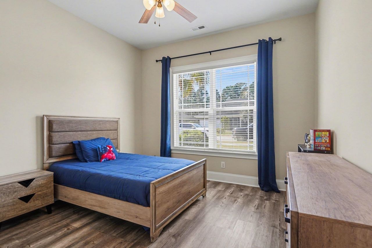 979 Henry James Dr. Photo 24