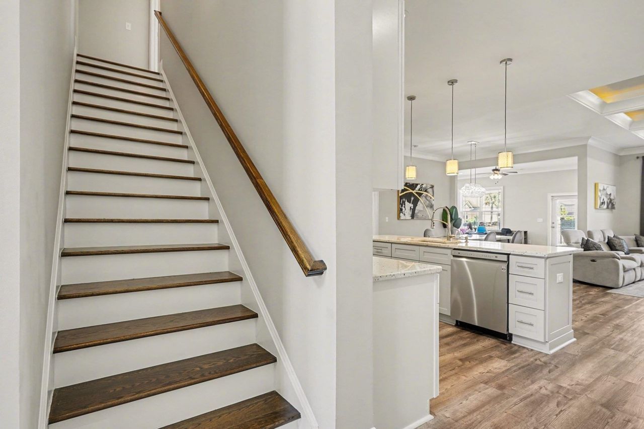 979 Henry James Dr. Photo 27