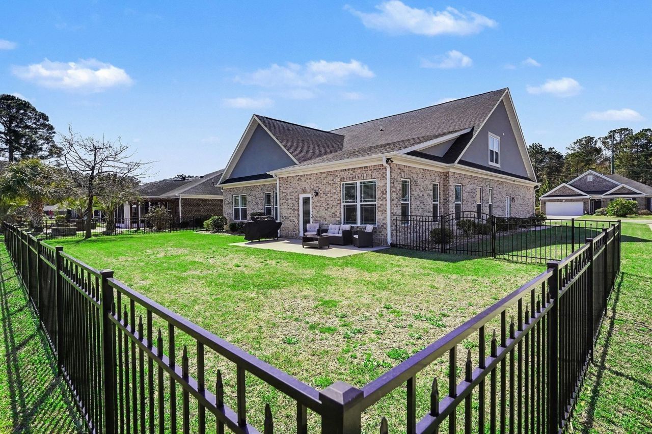 979 Henry James Dr. Photo 30