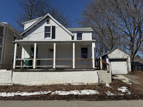 28 Angell St, Mansfield, MA 02048