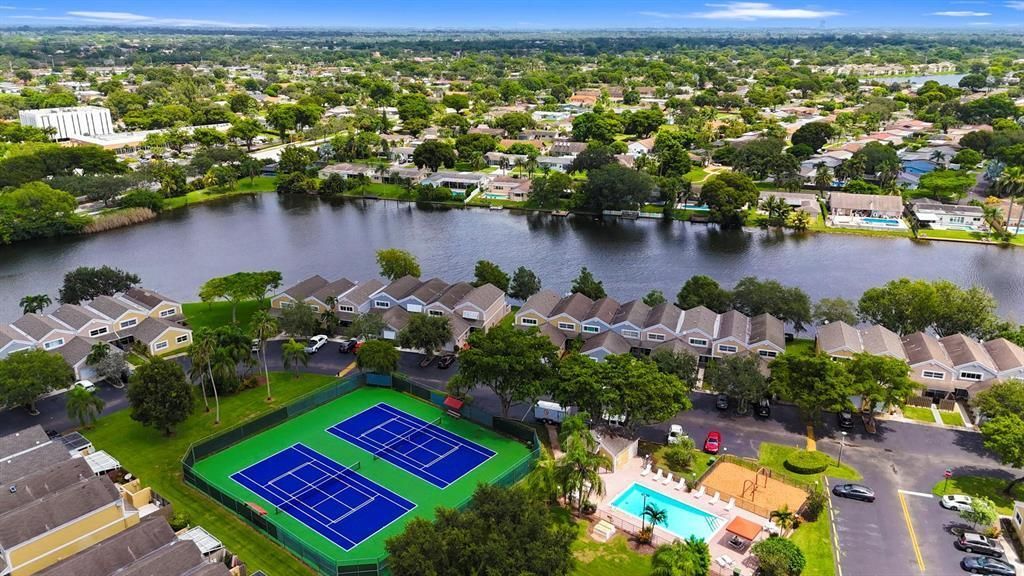 1441 NW 122nd Terrace, Pembroke Pines, FL 33026 Photo