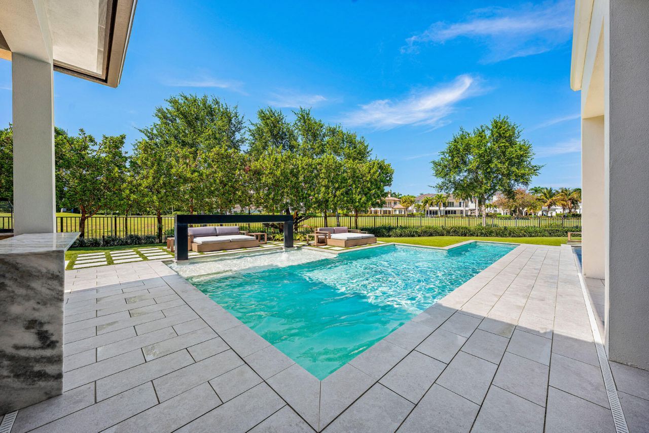 117 Thatch Palm Cove, Boca Raton, FL 33432 Photo