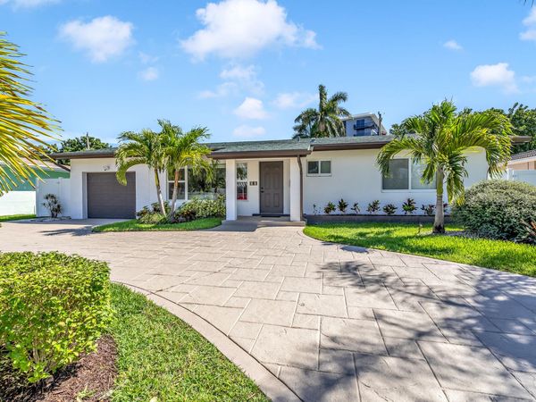 3374 NE 19th Avenue, Oakland Park, FL 33306