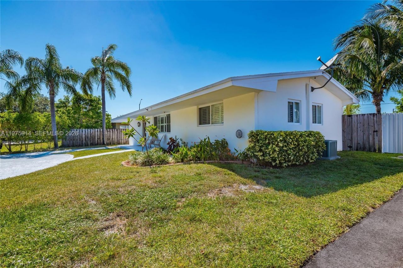 8871 NW 15th St , Pembroke Pines, FL 33024 Photo