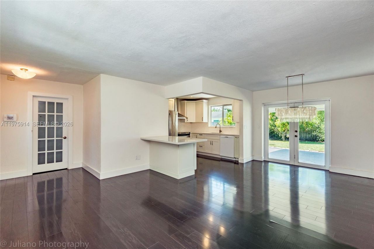 8871 NW 15th St , Pembroke Pines, FL 33024 Photo