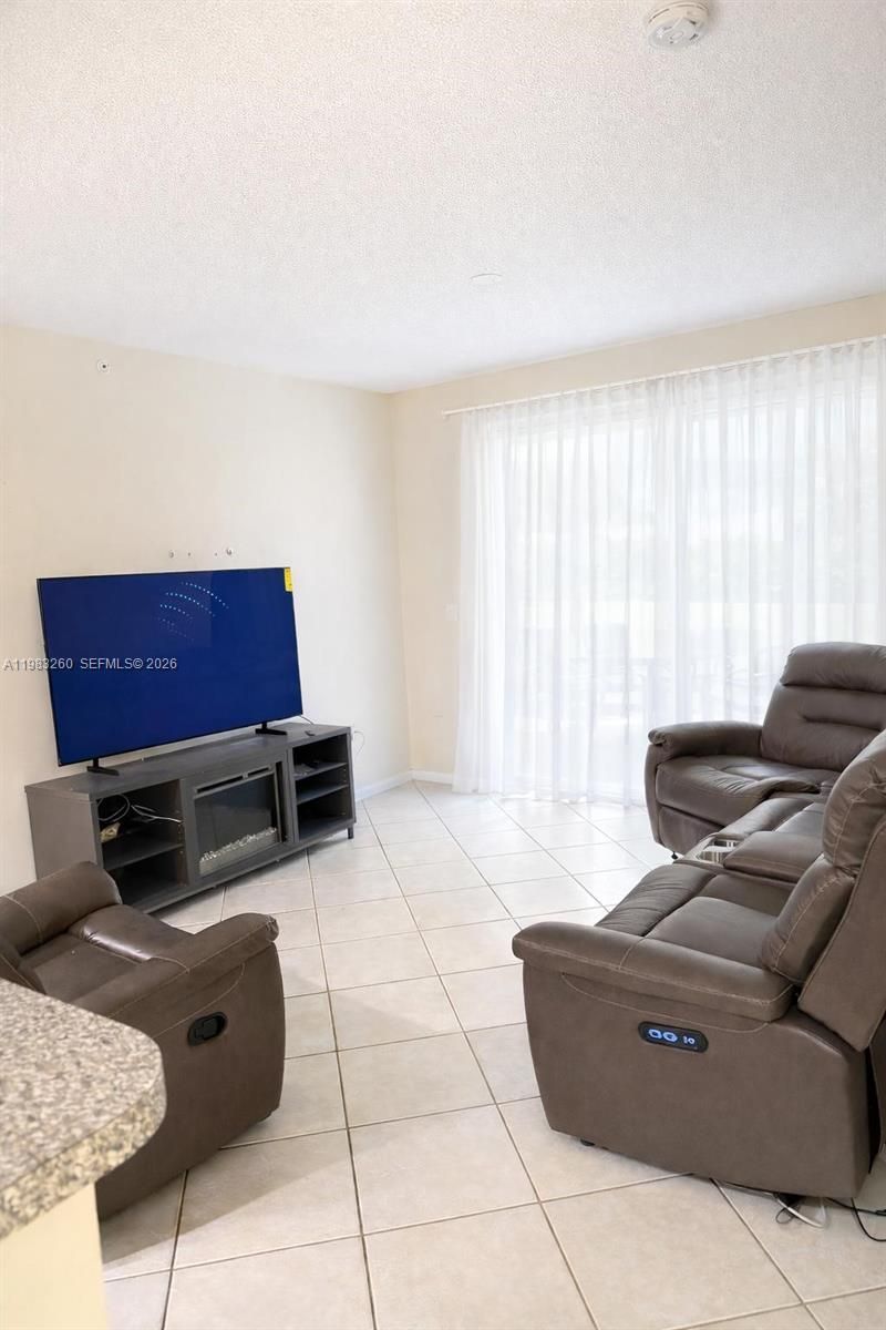 7940 N Nob Hill Rd , Unit 102, Tamarac, FL 33321 Photo