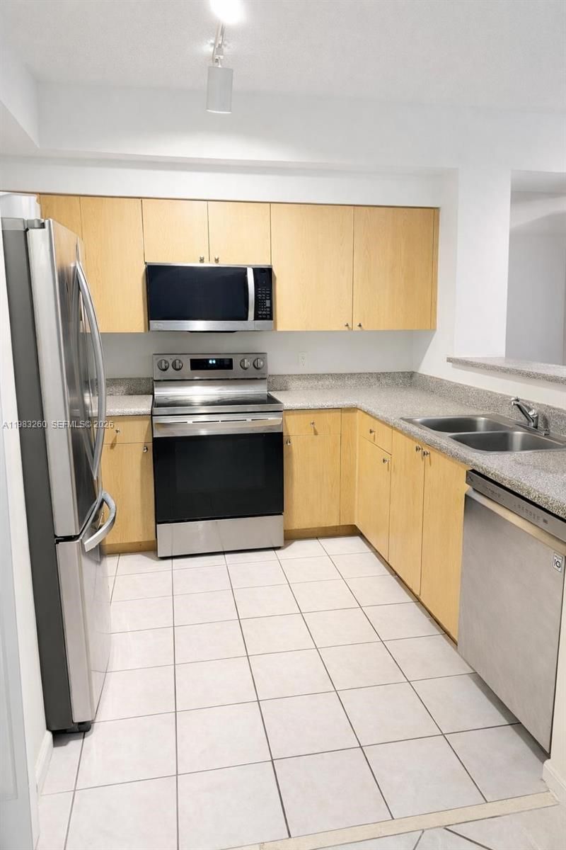 7940 N Nob Hill Rd , Unit 102, Tamarac, FL 33321 Photo