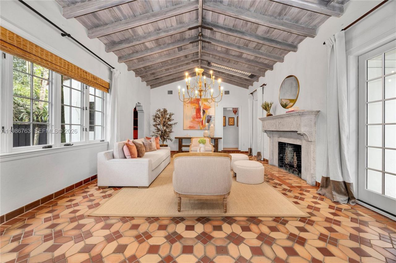 3820 Braganza Ave , Miami, FL 33133 Photo