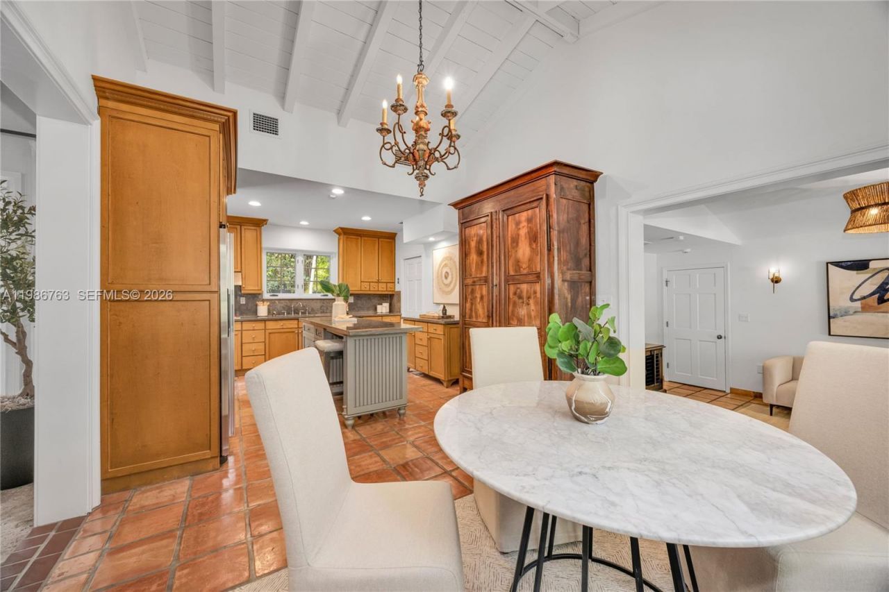 3820 Braganza Ave , Miami, FL 33133 Photo