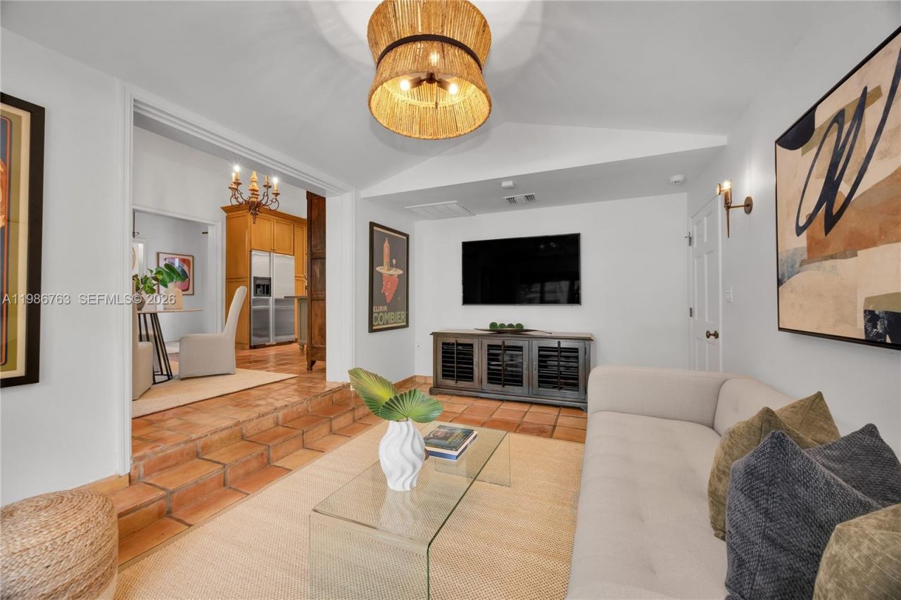 3820 Braganza Ave , Miami, FL 33133 Photo