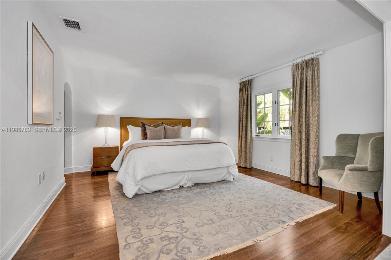 3820 Braganza Ave , Miami, FL 33133 Photo