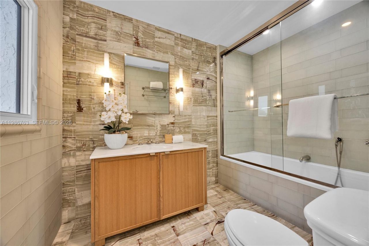 3820 Braganza Ave , Miami, FL 33133 Photo