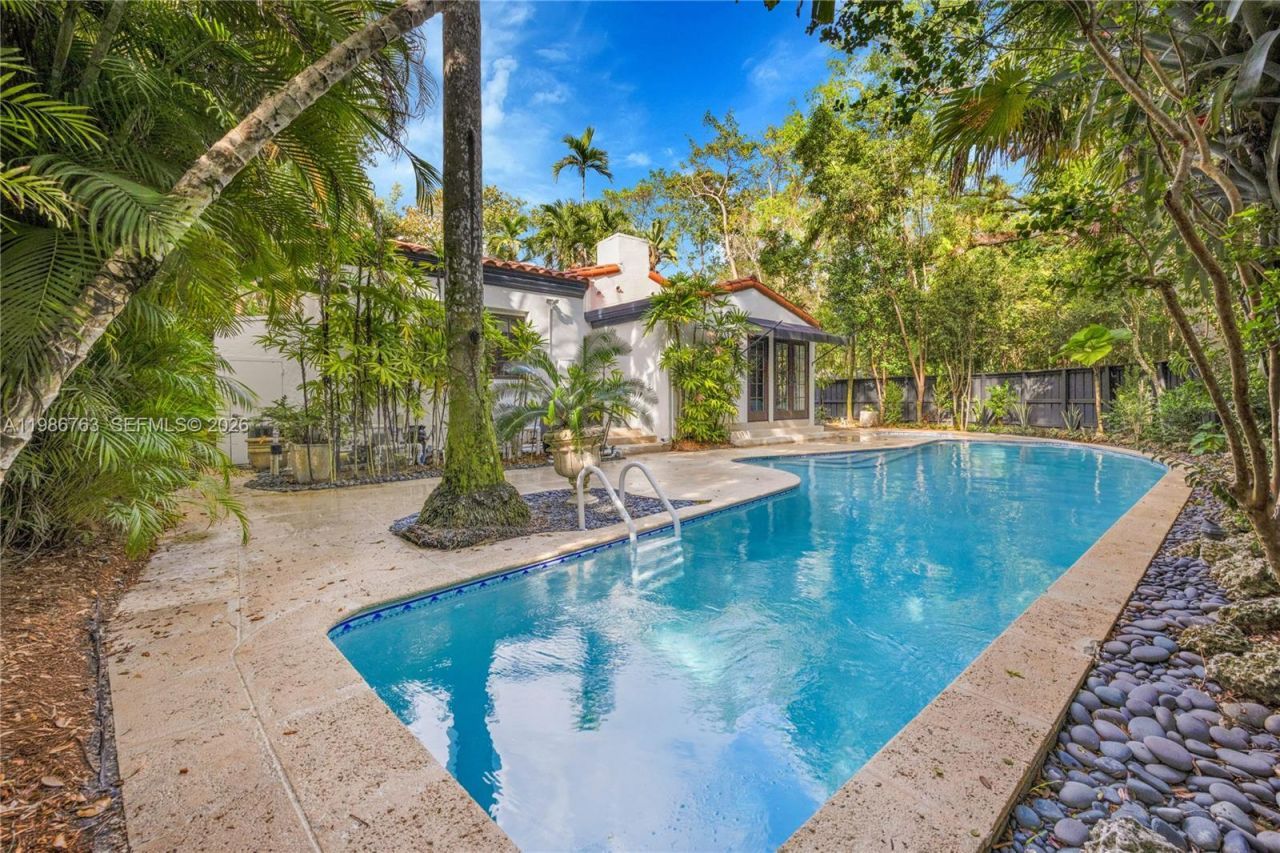 3820 Braganza Ave , Miami, FL 33133 Photo