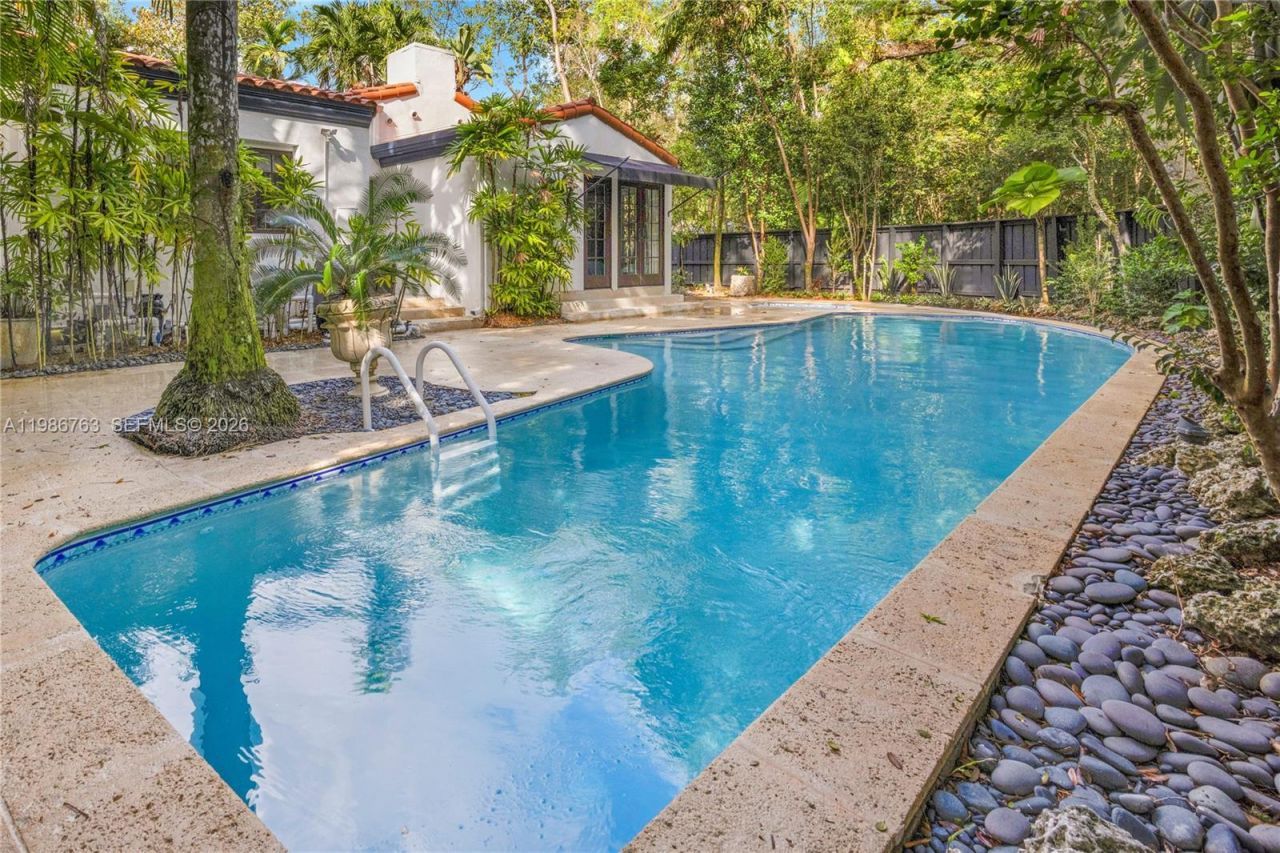 3820 Braganza Ave , Miami, FL 33133 Photo