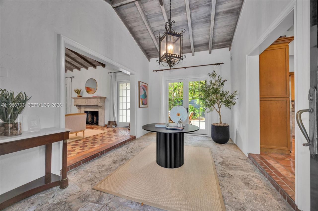 3820 Braganza Ave , Miami, FL 33133 Photo