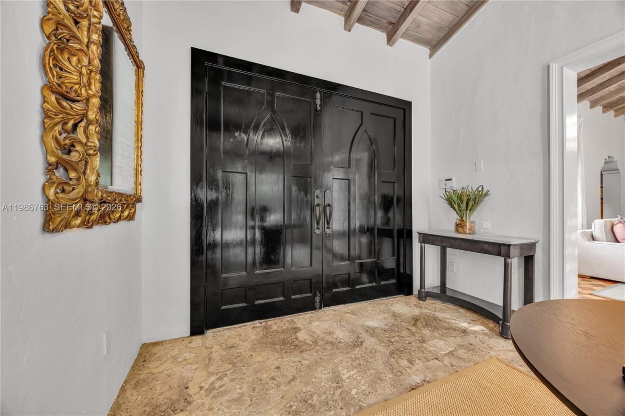 3820 Braganza Ave , Miami, FL 33133 Photo