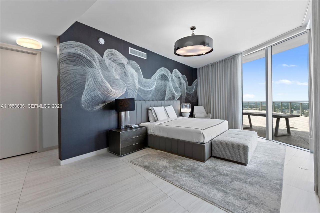 851 NE 1st Ave , Unit 5201, Miami, FL 33132 Photo