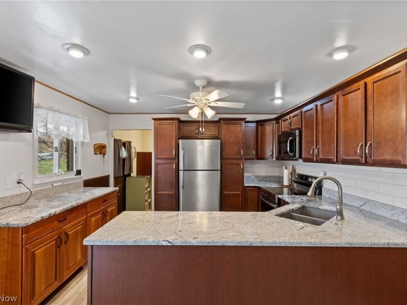 52736 Fisher Hill Road, Clarington, OH 43915 Photo 8