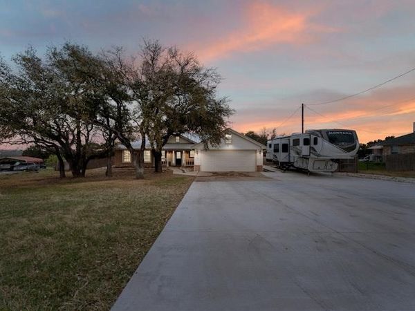 456 County Road 4711 , Kempner, TX 76539