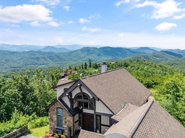 3301 Summit Trails Drive, Sevierville, TN 37862