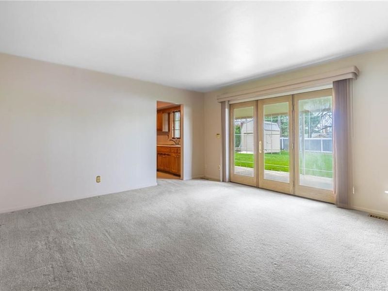 538 W Alex Bell Road, Washington Township, OH 45459 Photo 2