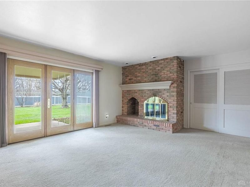 538 W Alex Bell Road, Washington Township, OH 45459 Photo 3