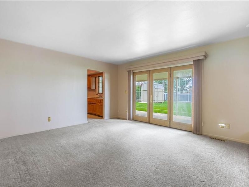 538 W Alex Bell Road, Washington Township, OH 45459 Photo 4