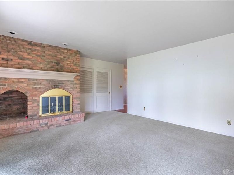 538 W Alex Bell Road, Washington Township, OH 45459 Photo 5