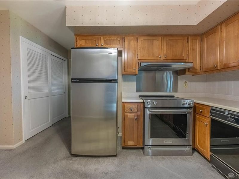 538 W Alex Bell Road, Washington Township, OH 45459 Photo 8