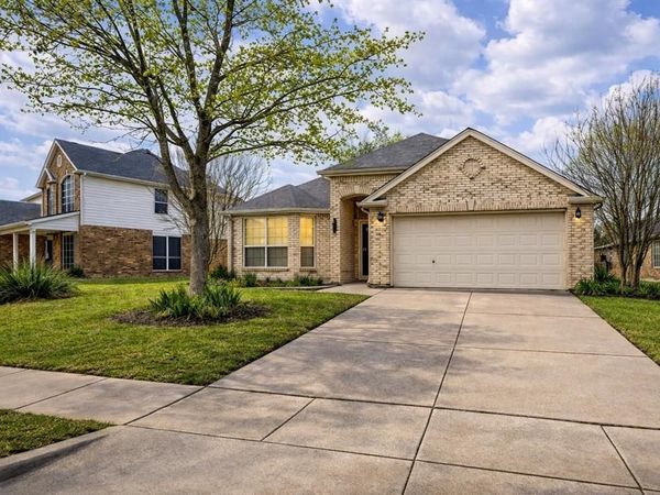 2516 Fairway View Drive, Burleson, TX 76028