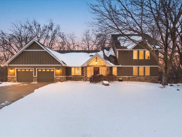 4317 Oak Ridge Court, Vadnais Heights, MN 55127