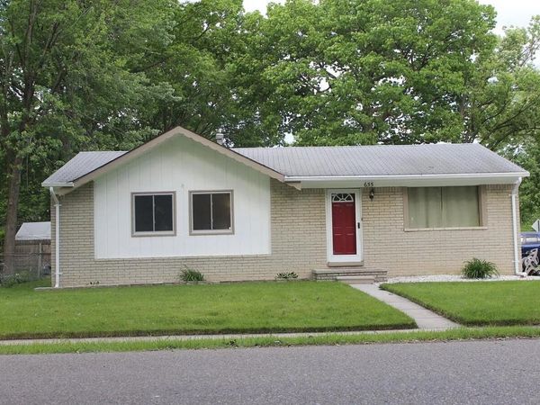 655 Robinwood Drive, Troy, MI 48083