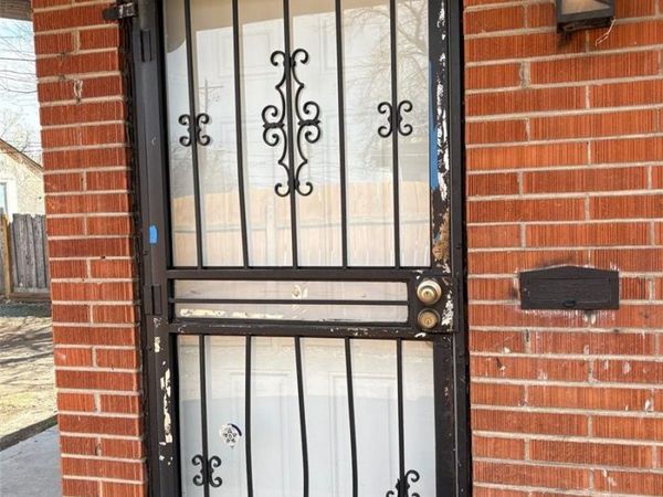 1922 Dallas Street, Aurora, CO 80010