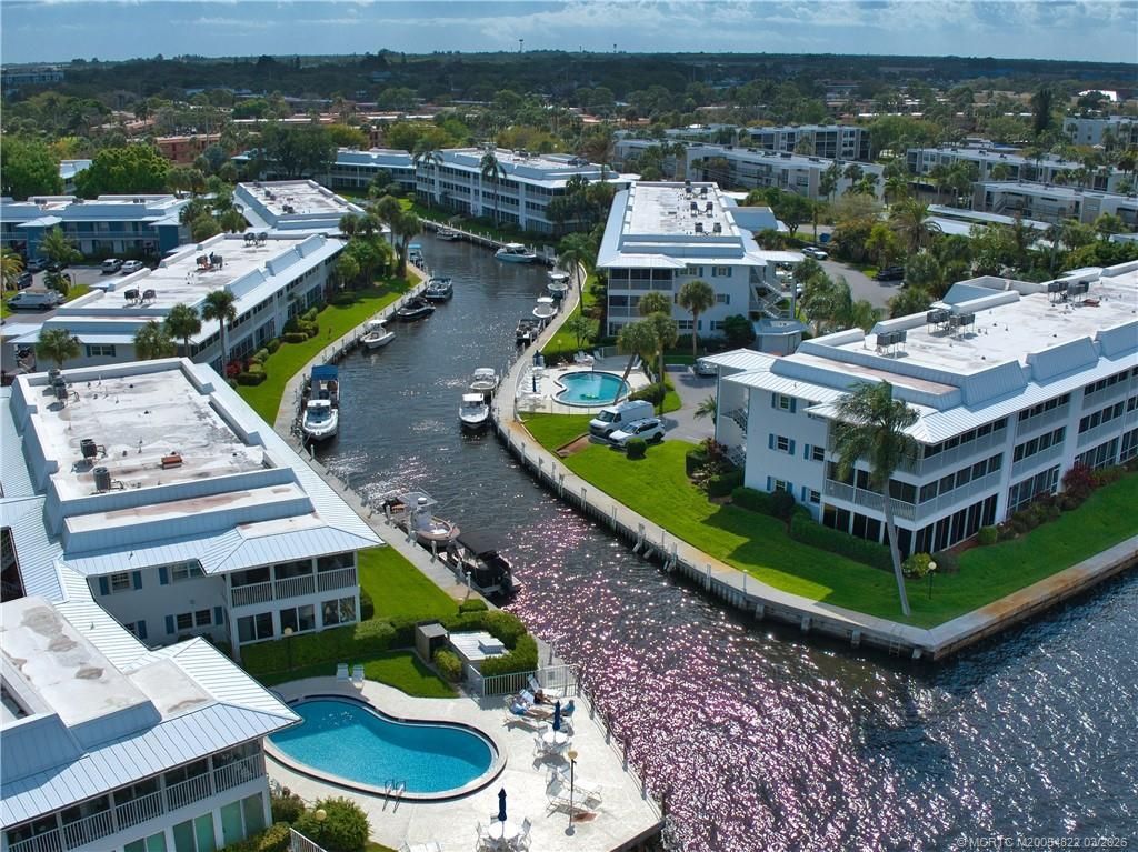 1862 SW Palm City Road, Unit 203, Stuart, FL 34994 Photo