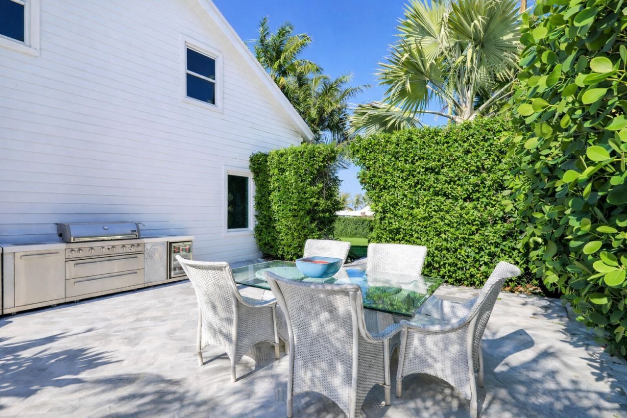 8389 SE Woodcrest Place, Hobe Sound, FL 33455 Photo