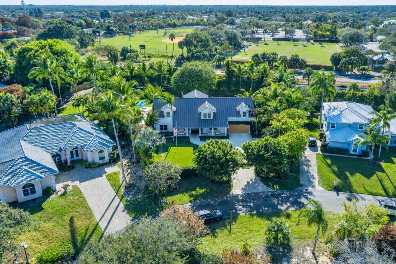 8389 SE Woodcrest Place, Hobe Sound, FL 33455 Photo