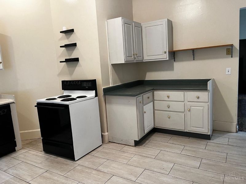 241 E University Avenue, Cincinnati, OH 45219 Photo 4